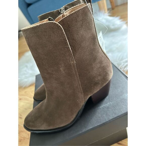 Banana republic booties western like Olive/brown color size 6 real suede - Picture 4 of 7